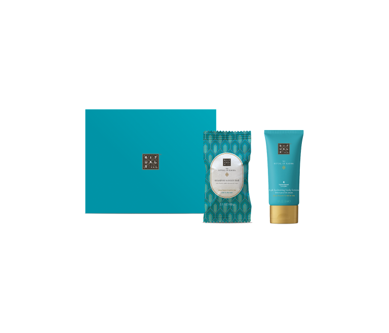 1120914-karma-body-care-set-2025-prijs-juni-pcl-s-pack-closed-PNG.png